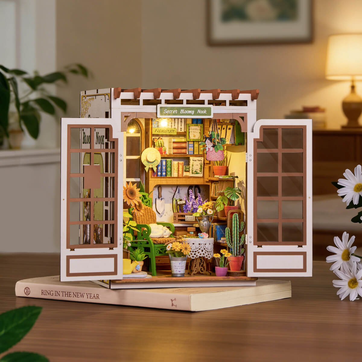 Rolife DIY Book Nook Kit - Secret Bloomy Nook TGE04